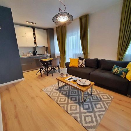Elias Central Apartment - 2 Bedrooms & Free Parking Gran Varadino Esterno foto