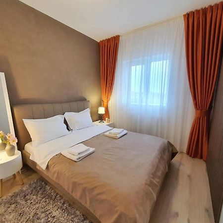 Elias Central Apartment - 2 Bedrooms & Free Parking Gran Varadino Esterno foto