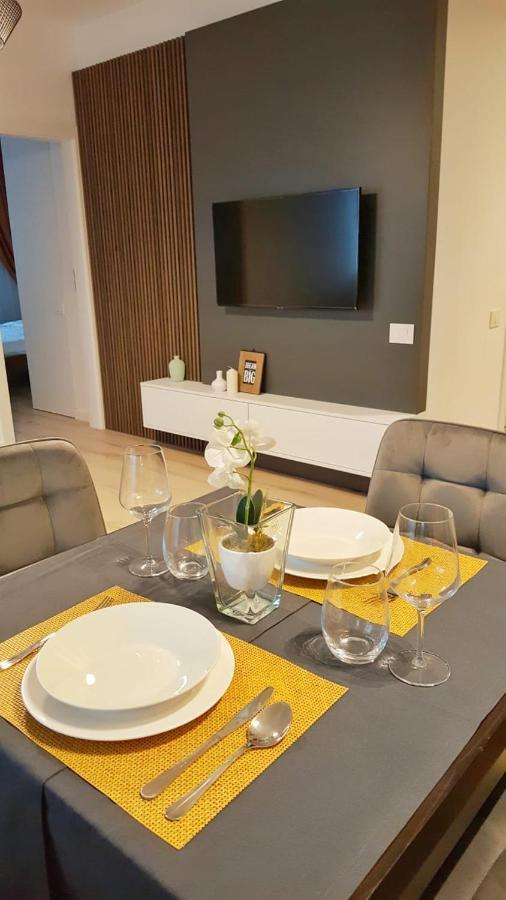 Elias Central Apartment - 2 Bedrooms & Free Parking Gran Varadino Esterno foto